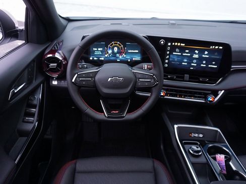 New 2026 Chevrolet Equinox RS w/ Convenience Package III image 13