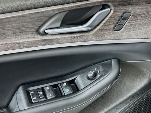 Used 2024 Jeep Grand Cherokee Limited w/ Trailer Tow Package image 15