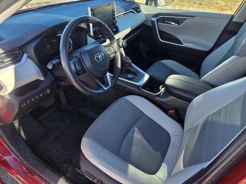 Used 2022 Toyota RAV4 Limited image 25
