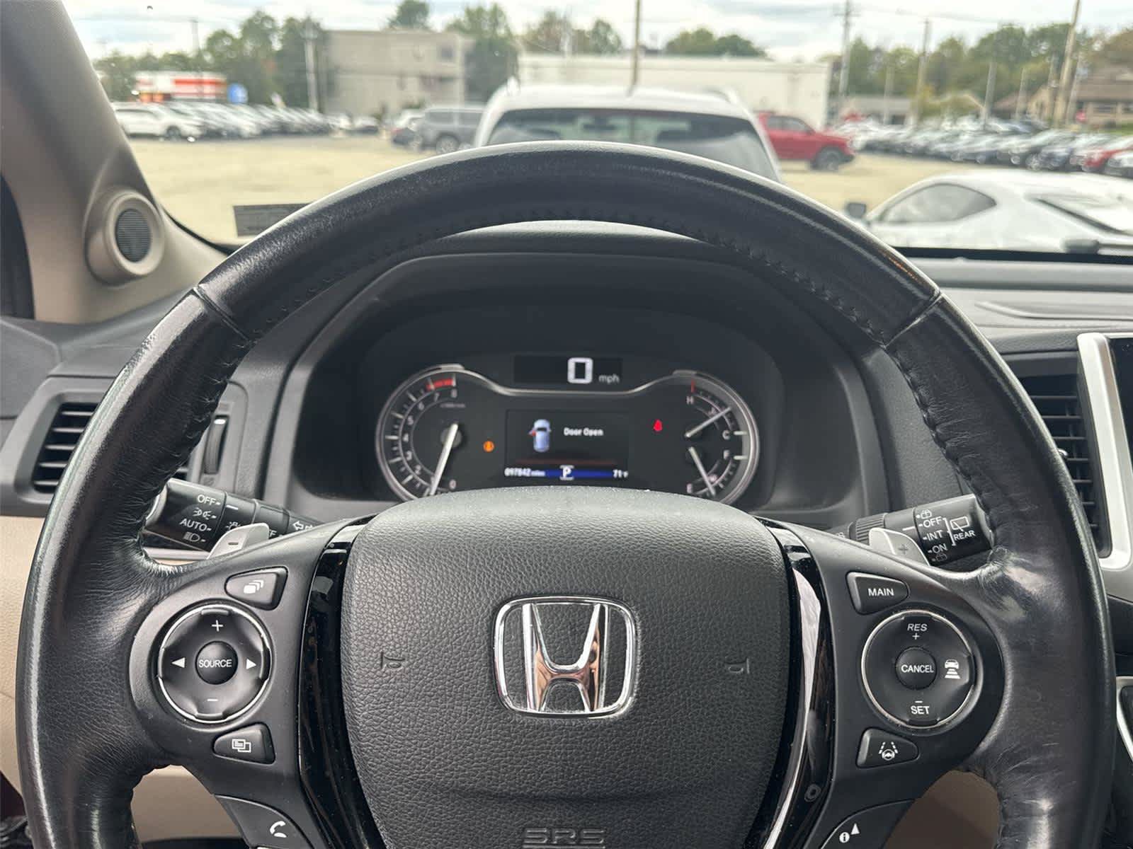 Used 2018 Honda Pilot Touring image 13
