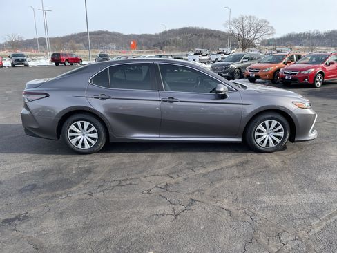 Used 2022 Toyota Camry LE image 8