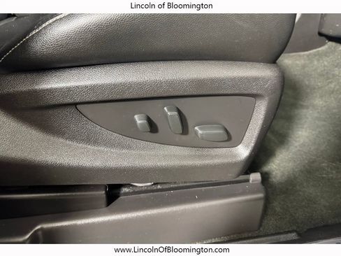 Used 2018 GMC Yukon SLT AWD/4WD image 18