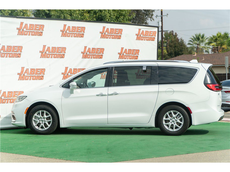 Used 2021 Chrysler Pacifica Touring-L FWD image 22