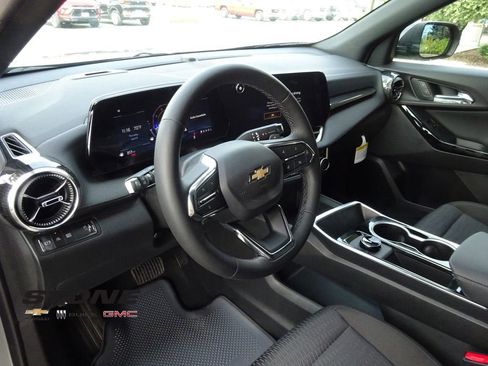 New 2026 Chevrolet Equinox LT w/ Safety and Technology Package FWD image 12