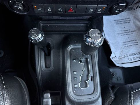 Used 2016 Jeep Wrangler Unlimited Sahara w/ Connectivity Group image 11