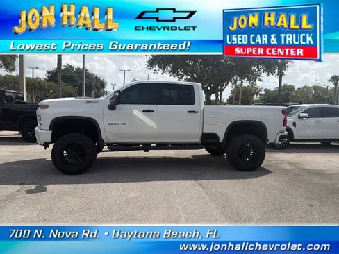 Used 2022 Chevrolet Silverado 2500 LTZ w/ LTZ Plus Package AWD/4WD image 3