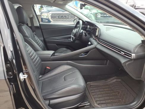 Used 2023 Hyundai Elantra Limited FWD image 17