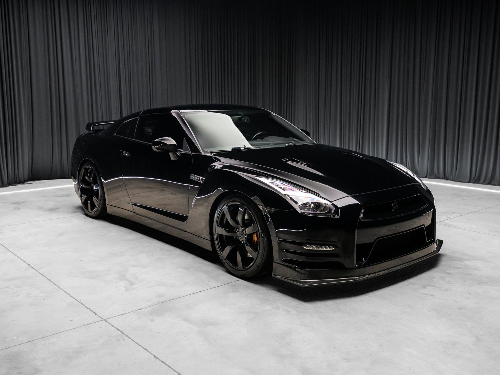 Used 2009 Nissan GT-R Premium AWD/4WD image 10