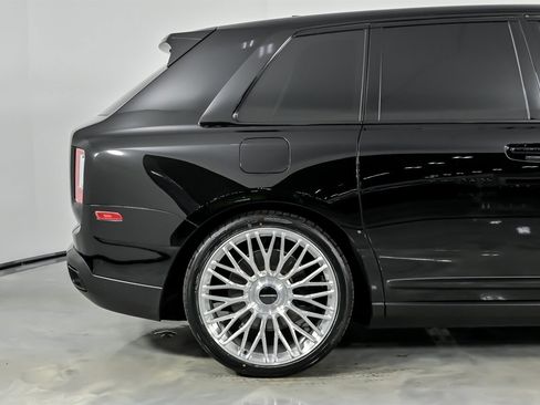 Used 2022 Rolls-Royce Cullinan image 13