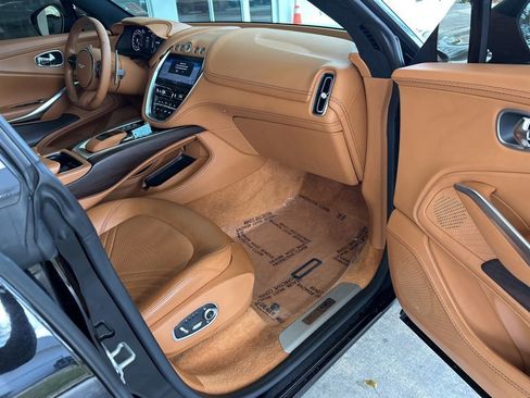 Used 2023 Aston Martin DBX AWD/4WD image 24