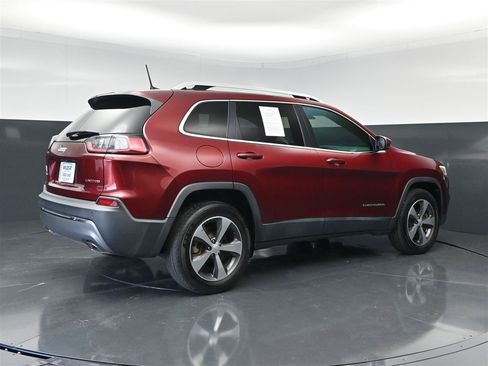 Used 2019 Jeep Cherokee Limited AWD/4WD image 5
