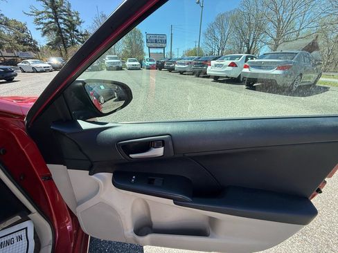 Used 2012 Toyota Camry LE image 20
