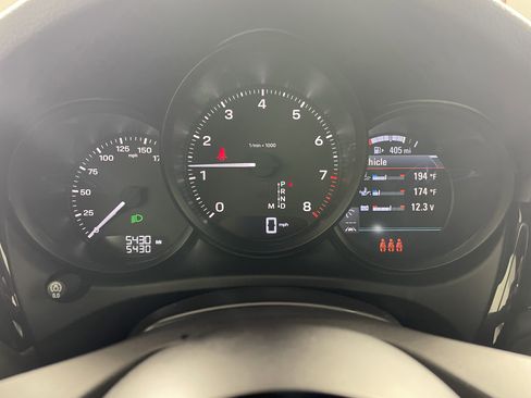 Used 2025 Porsche Macan image 18
