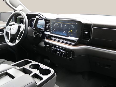 Used 2026 Chevrolet Silverado 1500 LT RWD image 19