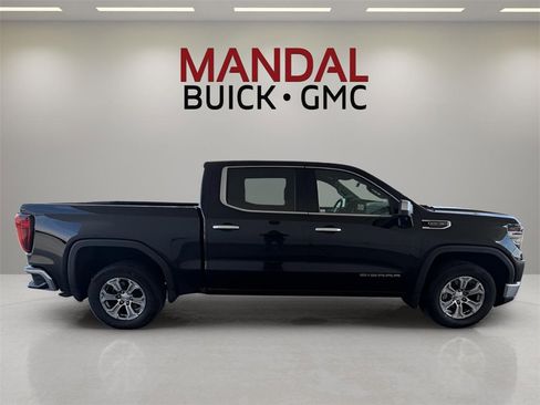 Used 2025 GMC Sierra 1500 SLT image 4