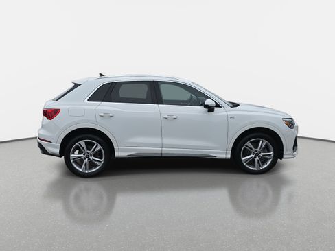 Used 2023 Audi Q3 2.0T Premium Plus w/ Premium Plus Package image 4