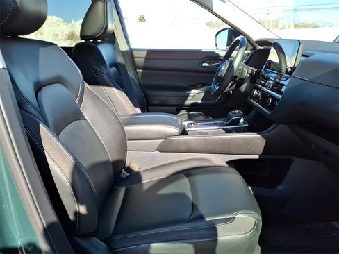 Certified 2023 Nissan Pathfinder SL w/ SL Premium Package image 5