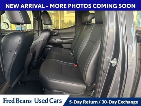 Certified 2022 Toyota Tacoma Limited AWD/4WD image 11