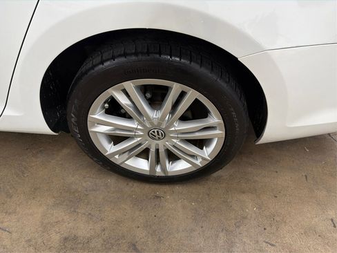 Used 2015 Volkswagen Golf TDI SE image 16