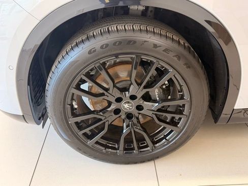 Used 2025 Maserati Grecale Modena AWD/4WD image 22