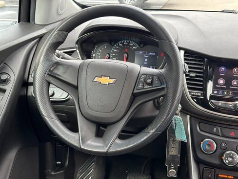 Used 2020 Chevrolet Trax LS image 11