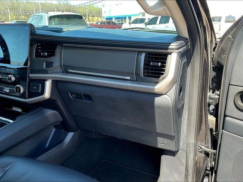 Used 2024 Ford Expedition Max XLT AWD/4WD image 16