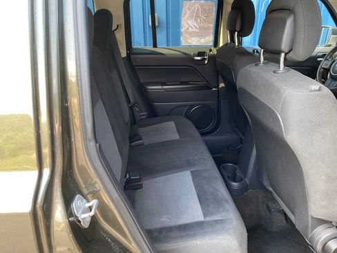 Used 2016 Jeep Patriot Latitude FWD image 24