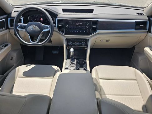 Used 2023 Volkswagen Atlas SE w/ Panoramic Sunroof Package AWD/4WD image 9