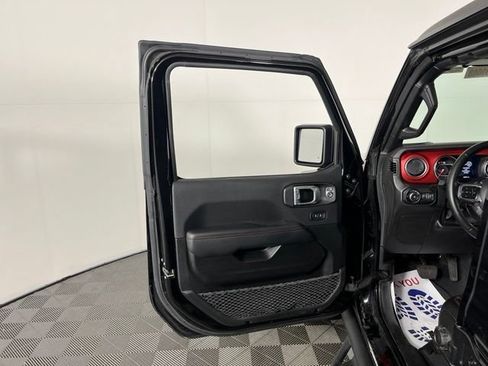 Used 2022 Jeep Wrangler Unlimited Rubicon AWD/4WD image 15