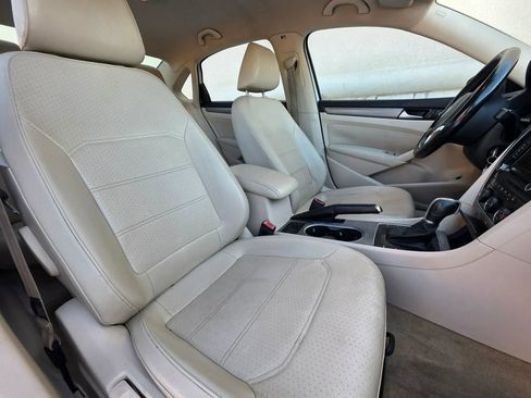 Used 2015 Volkswagen Passat 1.8T SE image 15