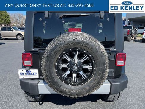 Used 2015 Jeep Wrangler Unlimited Sahara w/ Dual Top Group image 26