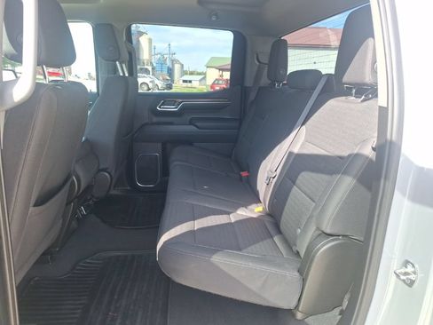 Used 2024 Chevrolet Silverado 1500 LT AWD/4WD image 16