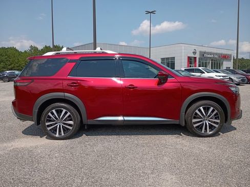 Certified 2025 Nissan Pathfinder Platinum w/ Cargo Package AWD/4WD image 1