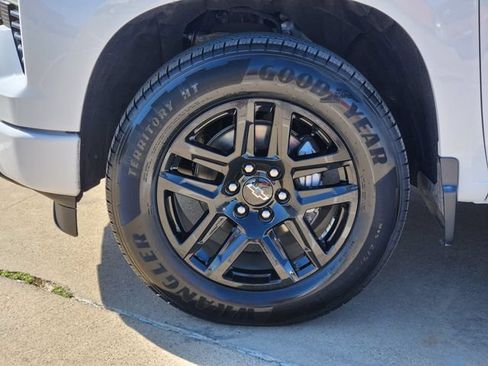 Used 2023 Chevrolet Silverado 1500 RST RWD image 17