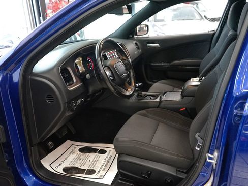 Used 2019 Dodge Charger SXT w/ Blacktop Package AWD/4WD image 26