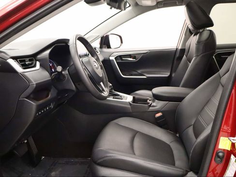 Used 2021 Toyota RAV4 Limited FWD image 17