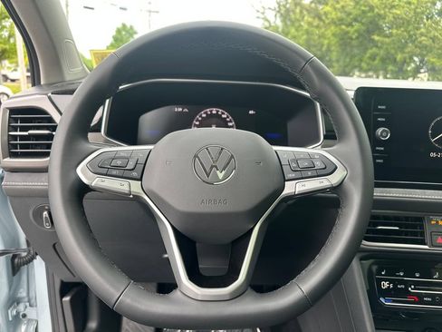 New 2026 Volkswagen Taos SE AWD/4WD image 12