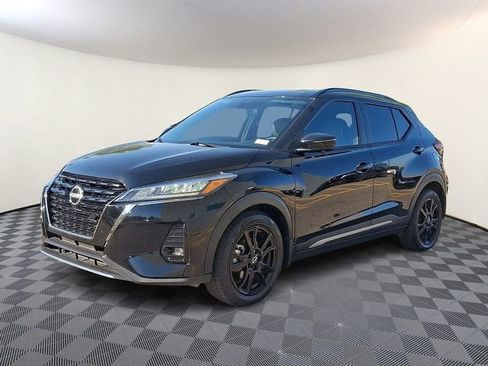 Certified 2023 Nissan Kicks SR w/ SR Premium Package FWD image 3