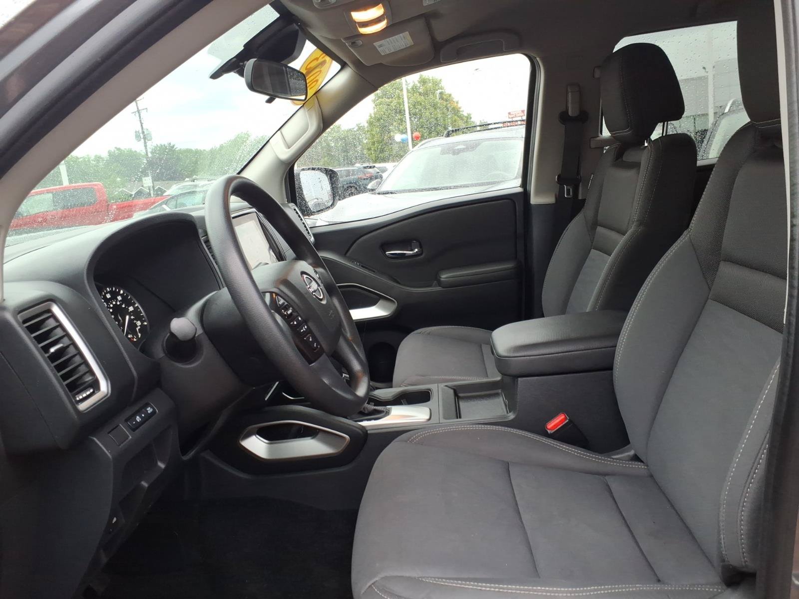 Used 2023 Nissan Frontier SV AWD/4WD image 12