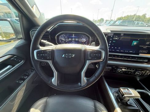 Used 2026 Chevrolet Silverado 1500 LT Trail Boss w/ LT Trail Boss Premium Package AWD/4WD image 9