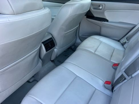 Used 2017 Toyota Camry XLE image 4