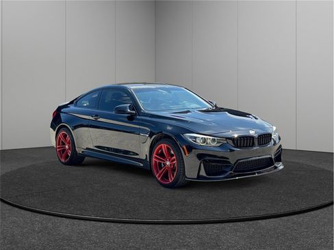 Used 2018 BMW M4 Coupe image 1