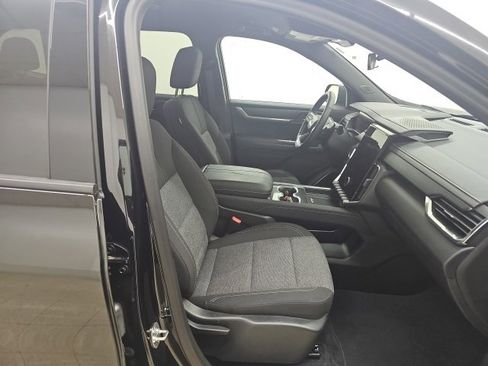 Used 2025 GMC Acadia Elevation image 23