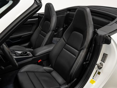 Used 2022 Porsche 911 Carrera image 46