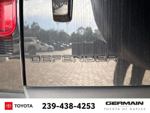 Used 2022 Land Rover Defender 110 S AWD/4WD image 6