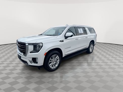 Certified 2022 GMC Yukon XL SLT w/ Max Trailering Package AWD/4WD image 4