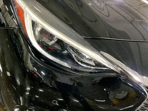 Used 2019 INFINITI QX30 LUXE w/ Navigation Package image 27