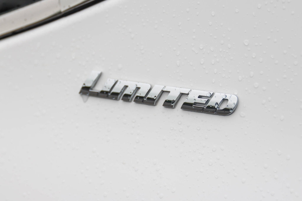 Used 2026 Toyota Tundra Limited w/ Power Package AWD/4WD image 11