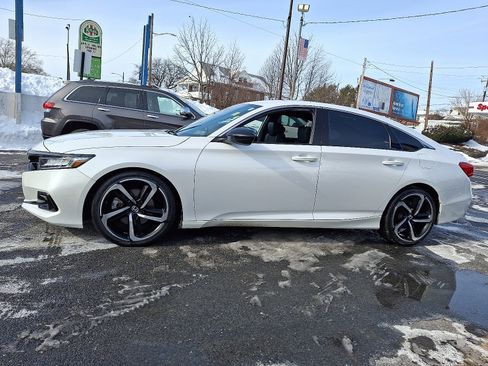 Used 2021 Honda Accord Sport image 2
