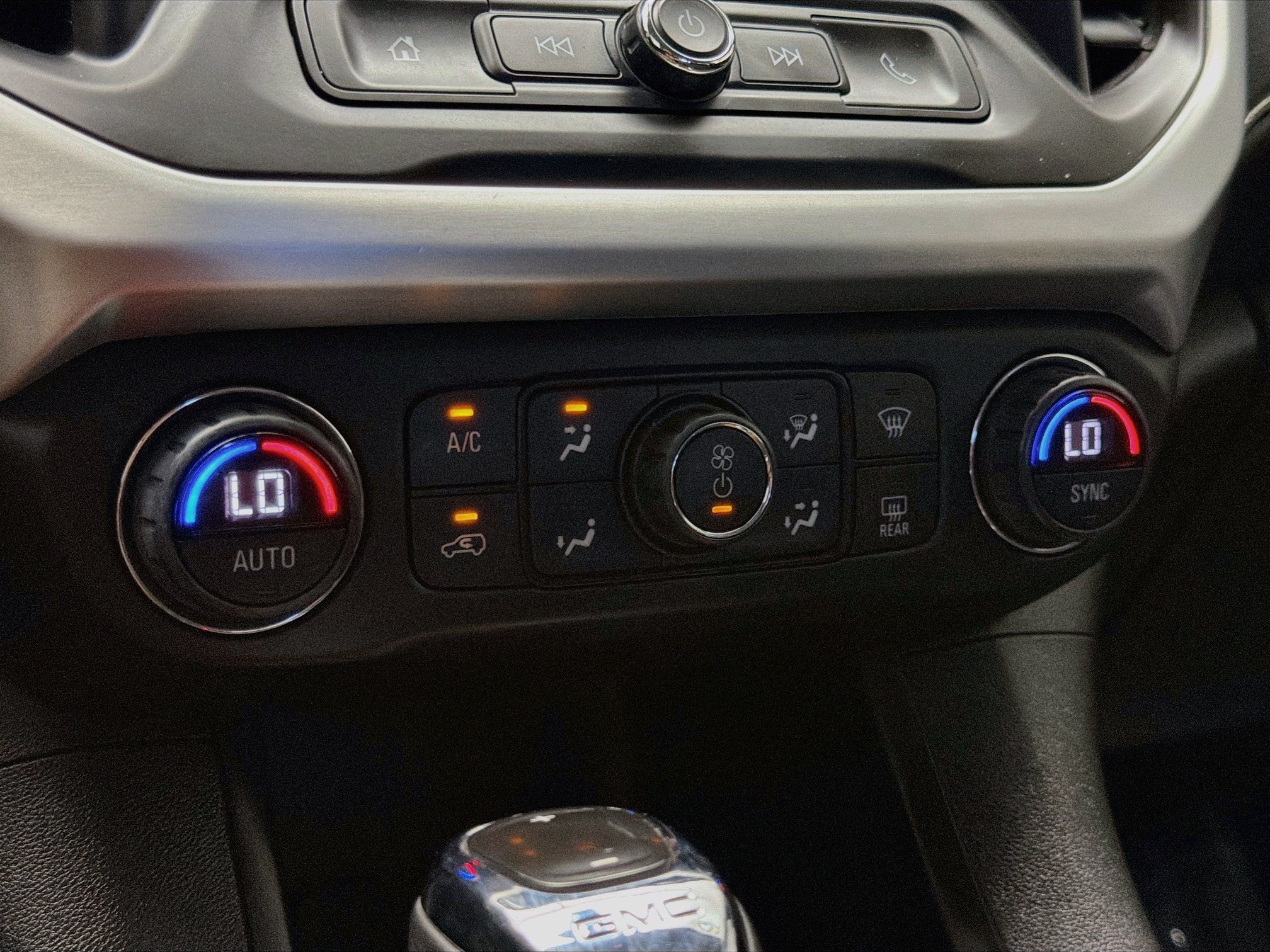 Used 2019 GMC Acadia SLE AWD/4WD image 10
